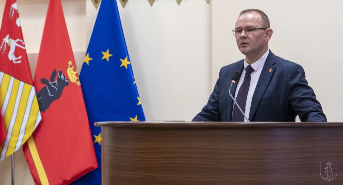 Mieszkania socjalne w Łukowie prawie gotowe. Piotr Płudowski: Nie dzielimy skóry na niedźwiedziu