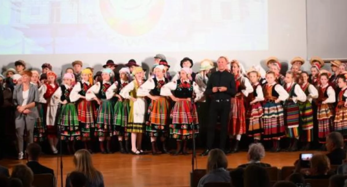 Niedzielne popołudnie z „Łukowiakami” pełne tańca i wzruszeń (FOTO + WIDEO)