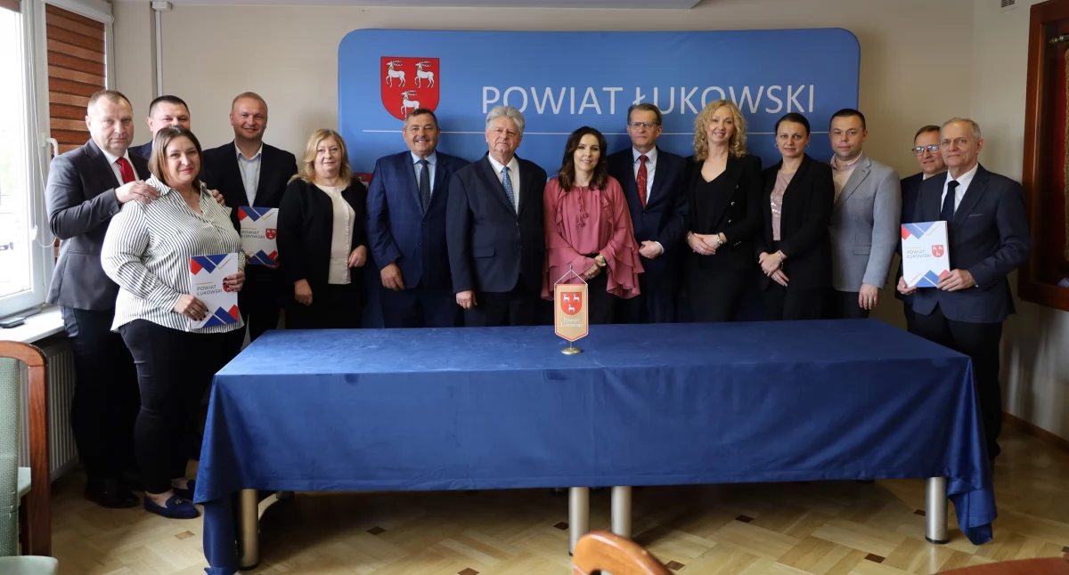 Powiat Łukowski przekazuje 60 tys. zł dla gmin na wsparcie 100-letnich jednostek OSP