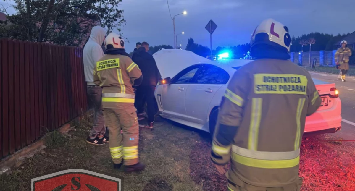Luksusowy poślizg w Krynce – 37-latek rozbił Jaguara na pełnej!
