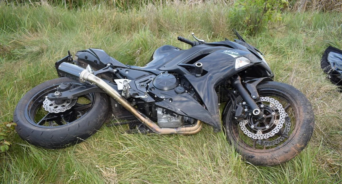 Dwa wypadki z udziałem motocyklistów w jeden dzień. Jedna z osób bez uprawnień, druga 19-latka trafiła do szpitala