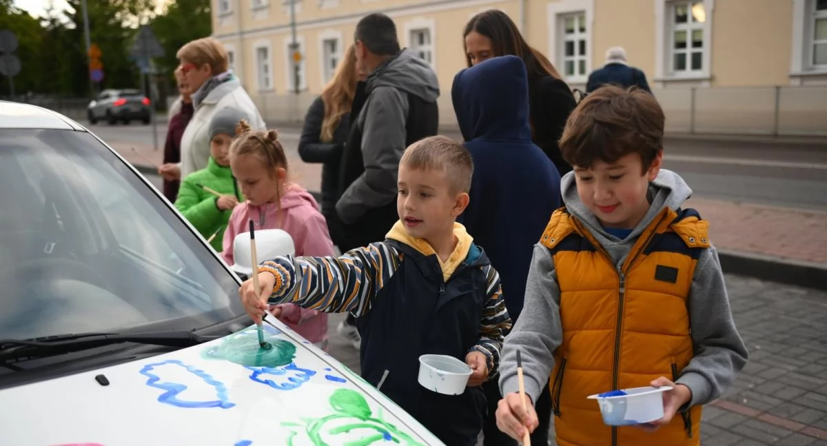 Międzynarodowi artyści, zabytkowy Cadillac i łukowskie smaki. Tak wyglądała Noc Muzeów w Łukowie [DUŻO ZDJĘĆ]