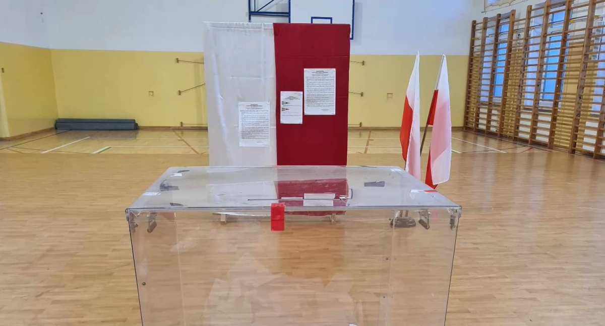 Gmina Serokomla: Nawrocki wygrywa z dużą przewagą. Mentzen i Braun mocni, Trzaskowski słabiej