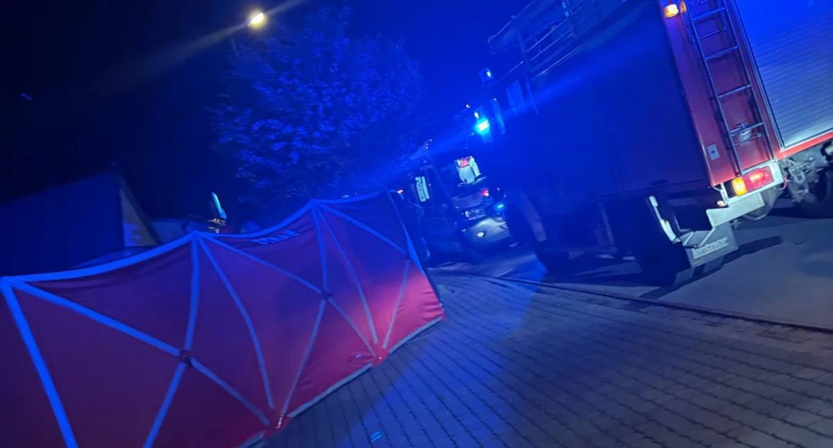 Dramatyczna akcja ratunkowa w Adamowie. Mężczyzna nie przeżył mimo interwencji służb