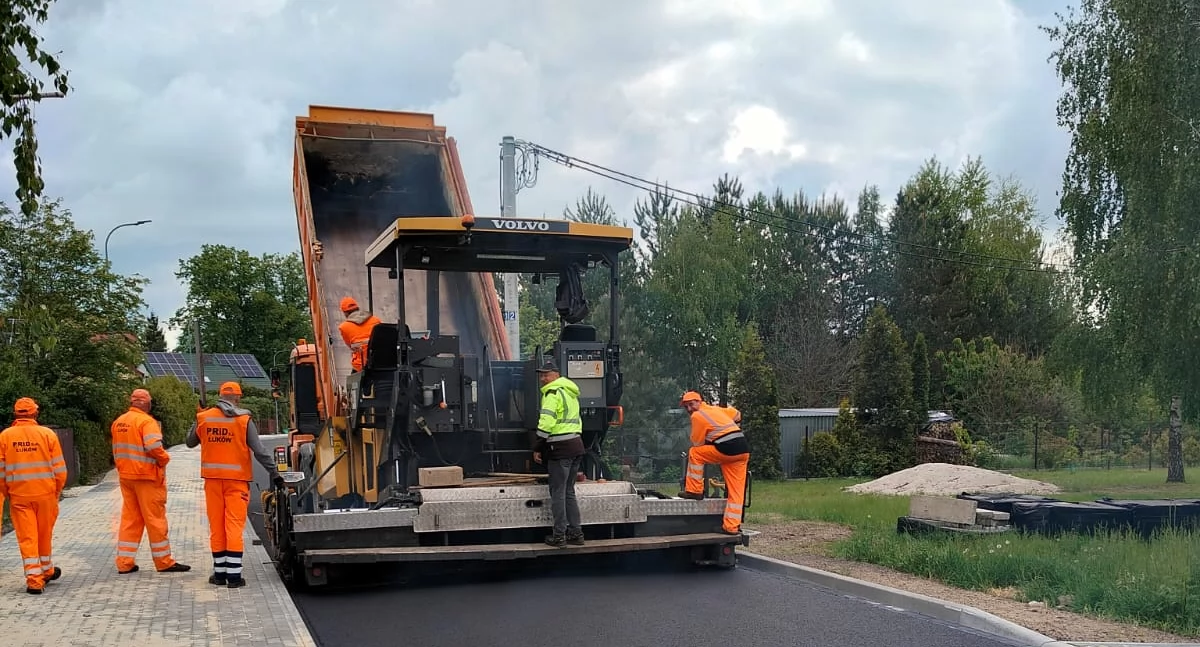 Nowy asfalt na ul. Podgórnej. Mamy najnowsze zdjęcia z placu budowy