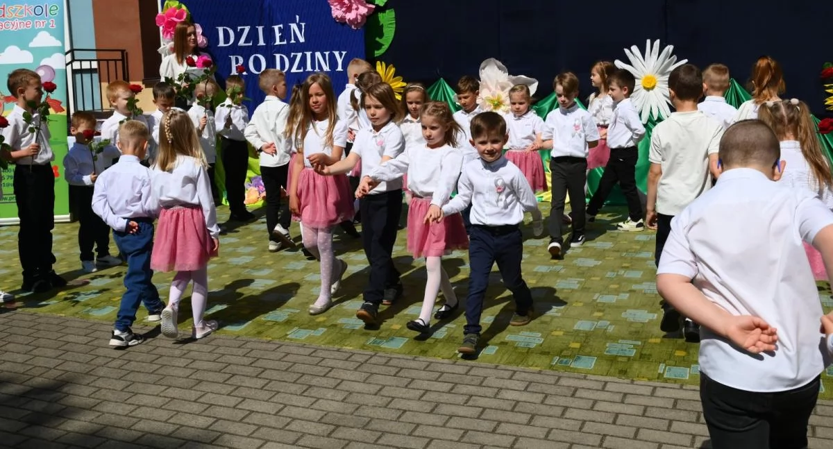 Zatańczyli i zaśpiewali na 50-lecie. Wielki jubileusz Przedszkola Integracyjnego nr 1 w Łukowie [DUŻO ZDJĘĆ]