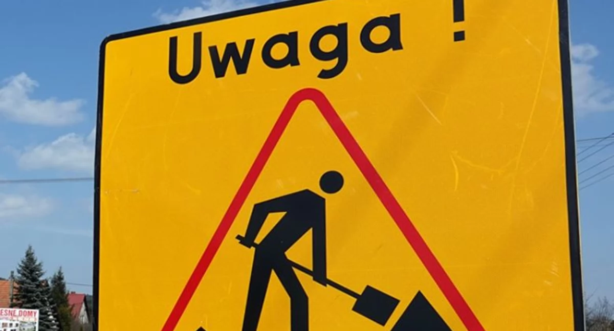 Kontrola dróg w Łukowie po interwencji radnego. Studzienki i chodniki pod lupą