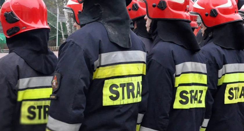Dramatyczna interwencja w Łukowie: służby siłowo weszły do mieszkania starszej kobiety