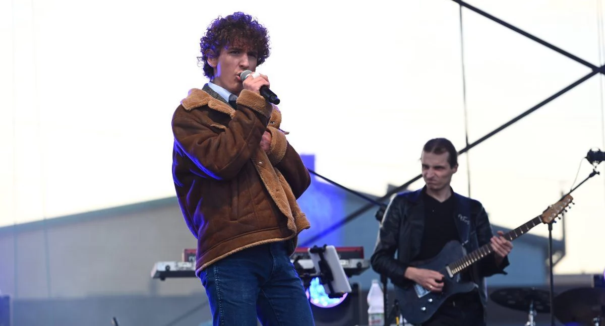Muzyczna podróż w czasie na Dniach Łukowa. Fabryka Piosenki ŁOK przypomniała klimat big-beat’u [ZDJĘCIA]