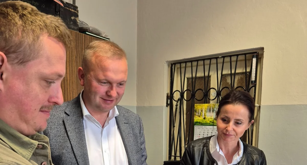 Nowe eksponaty w Muzeum Czynu Bojowego Kleeberczyków. Wśród nich kordzik i odznaki pułkowe