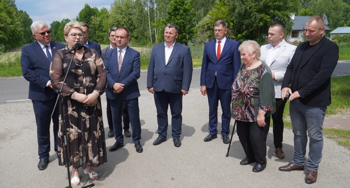 13 kilometrów zmian. DW 807 w końcu do remontu – mieszkańcy powiatu łukowskiego zyskają nową drogę
