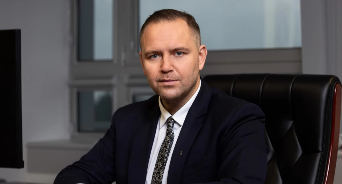Zwrot w wyborach prezydenckich: Karol Nawrocki wygrywa według late poll!