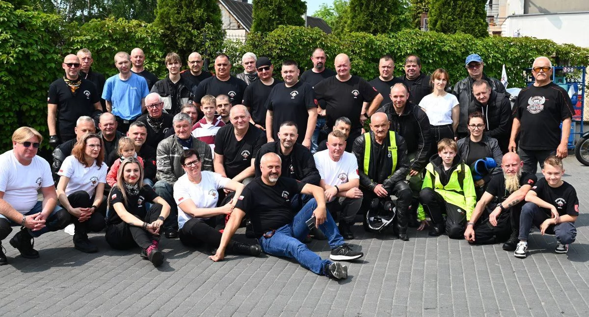 Motoweterani na Dniu Dziecka w Jonniku – parada motocykli, piknik i wspólne ognisko [DUŻO ZDJĘĆ]