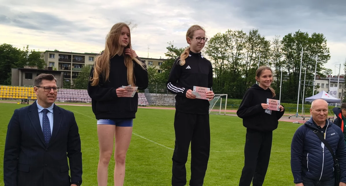 Adamów świętuje podwójne Złoto! Siostry Dzido Mistrzyniami Województwa Lubelskiego