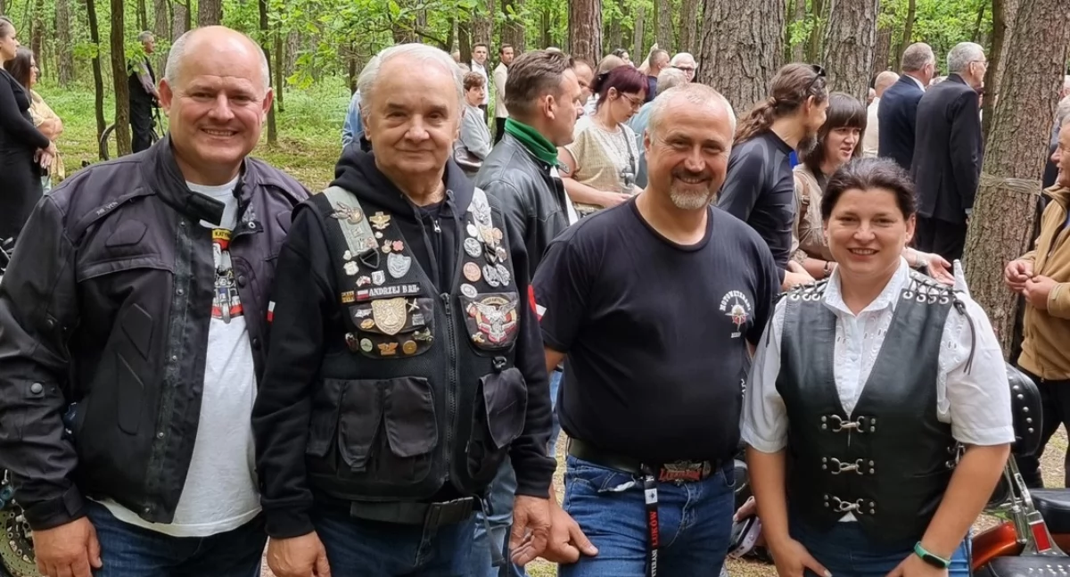Motocykliści uczcili ofiary komunizmu w Uroczysku Baran. Silniki i pamięć połączyły pokolenia