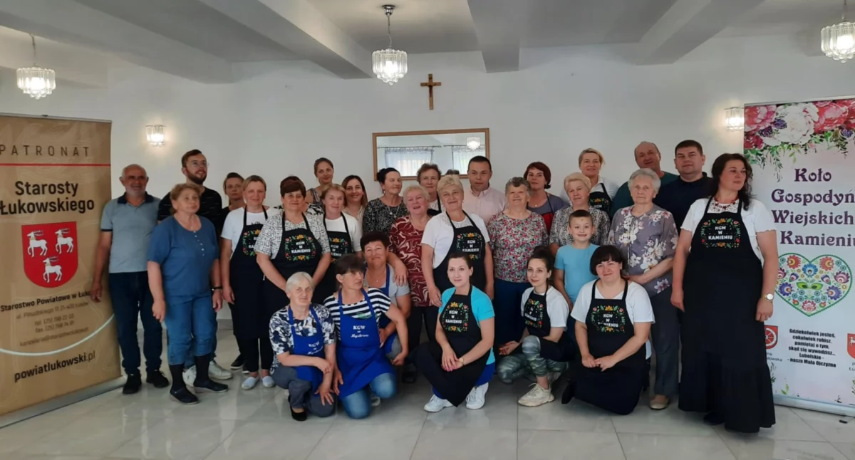 Setki pierogów z farszem – gospodynie z powiatu łukowskiego spotkały się w Kamieniu, by lepić razem