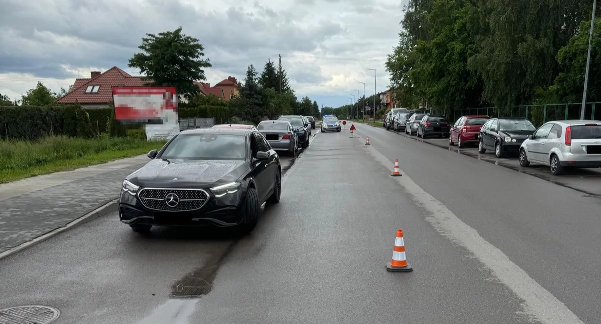 9-letnia dziewczynka potrącona w Rykach. Wbiegła na jezdnię przy szkole podstawowej