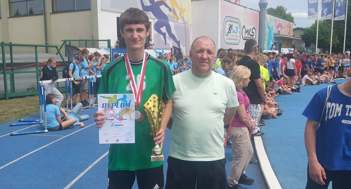 Sensacja w polskiej lekkoatletyce! Uczeń z Łukowa przywiózł z Mistrzostw Polski aż dwa medale.