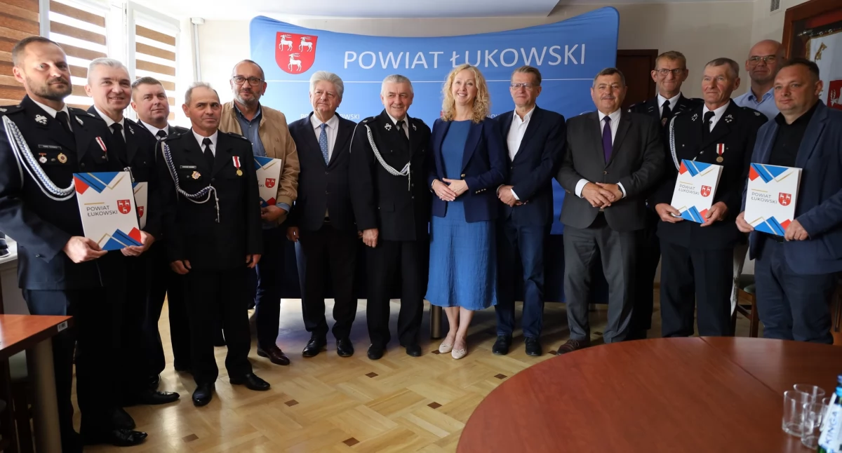 Powiat Łukowski wspiera OSP. Podpisano umowy na finansowanie działań ratowniczych