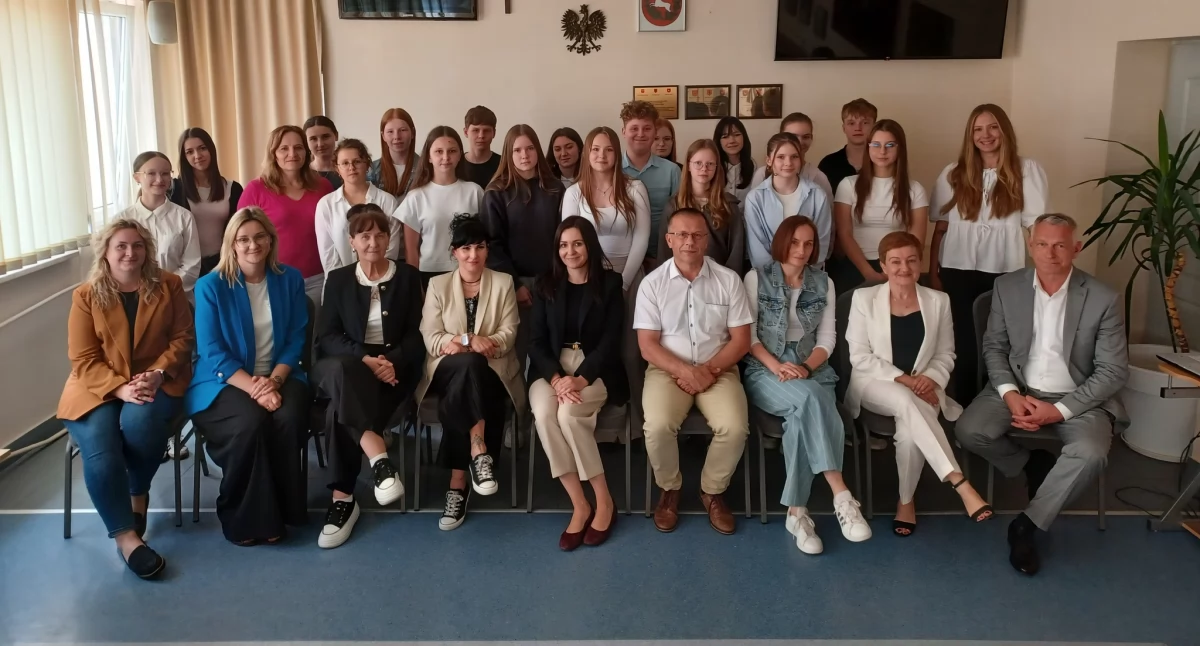 Dzień Edukacji Obywatelskiej w Gminie Łuków. Uczniowie odkryli zapomniane historie i przyrodnicze skarby