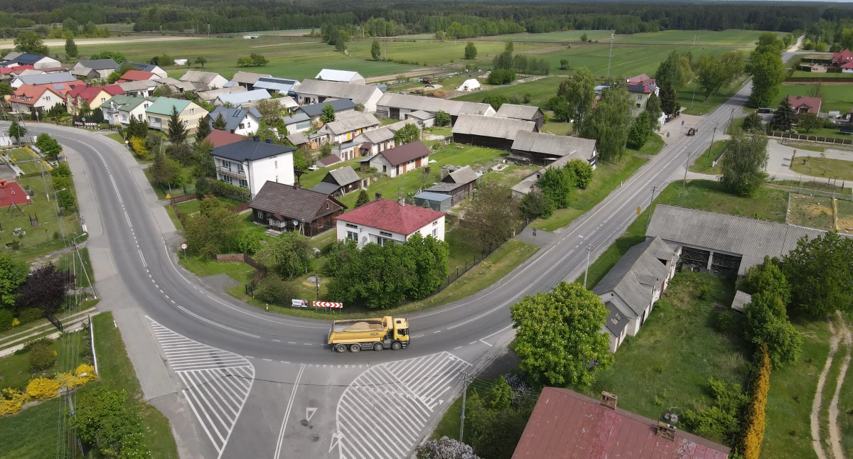 Zmiany na DK76 w Jedlance zatwierdzone. Będzie nowy chodnik i przejścia dla pieszych