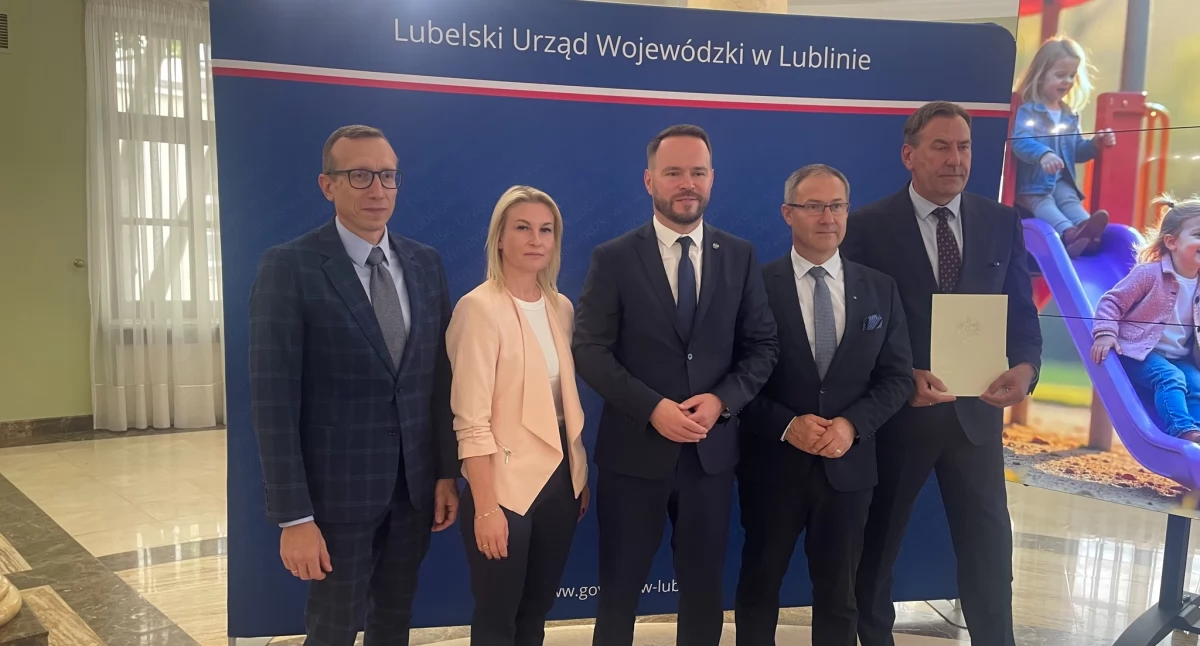 Gmina Stoczek Łukowski z dofinansowaniem. Umowa na nowy plac zabaw podpisana