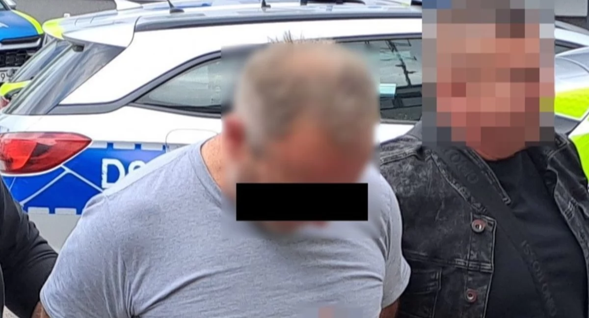 Policjanci weszli do mieszkania w Łukowie i przetarli oczy. Zobacz, co 44-latek ukrywał w specjalnym namiocie.