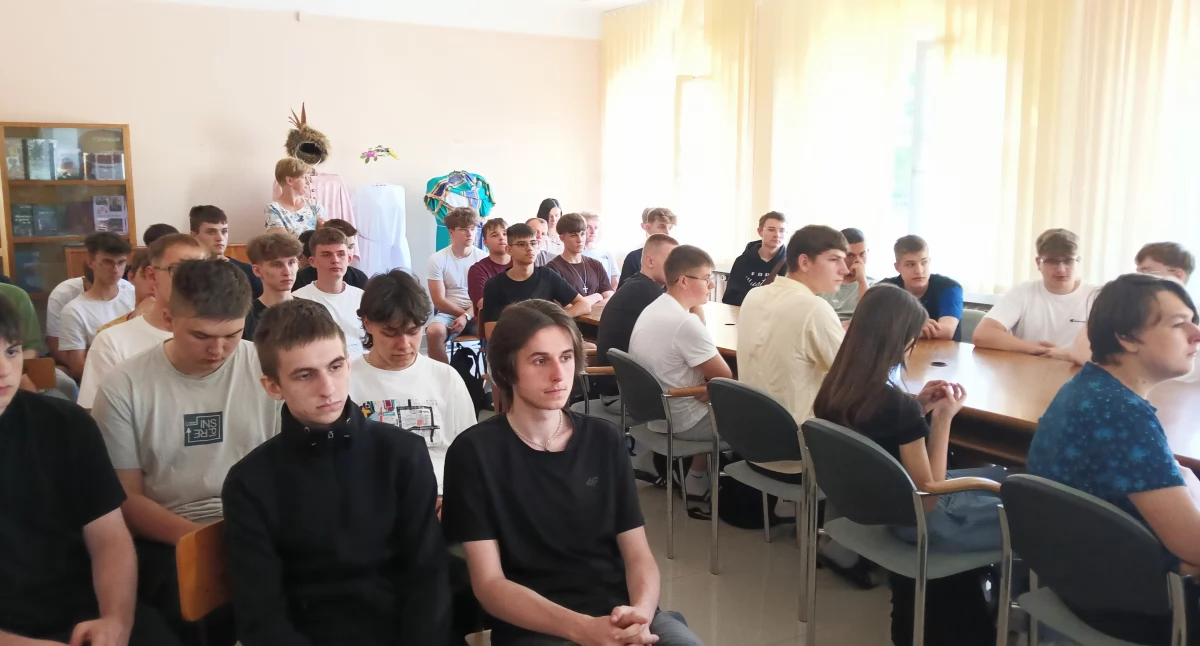 Mundurowi wchodzą do szkół. Nie szukają przestępców, ale ostrzegają przed cichym uzależnieniem