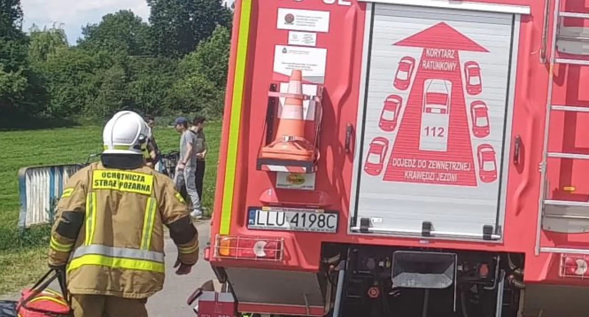 Zagrożenie wisiało 20 metrów nad ulicą. Zobacz kulisy brawurowej akcji strażaków w Łukowie.