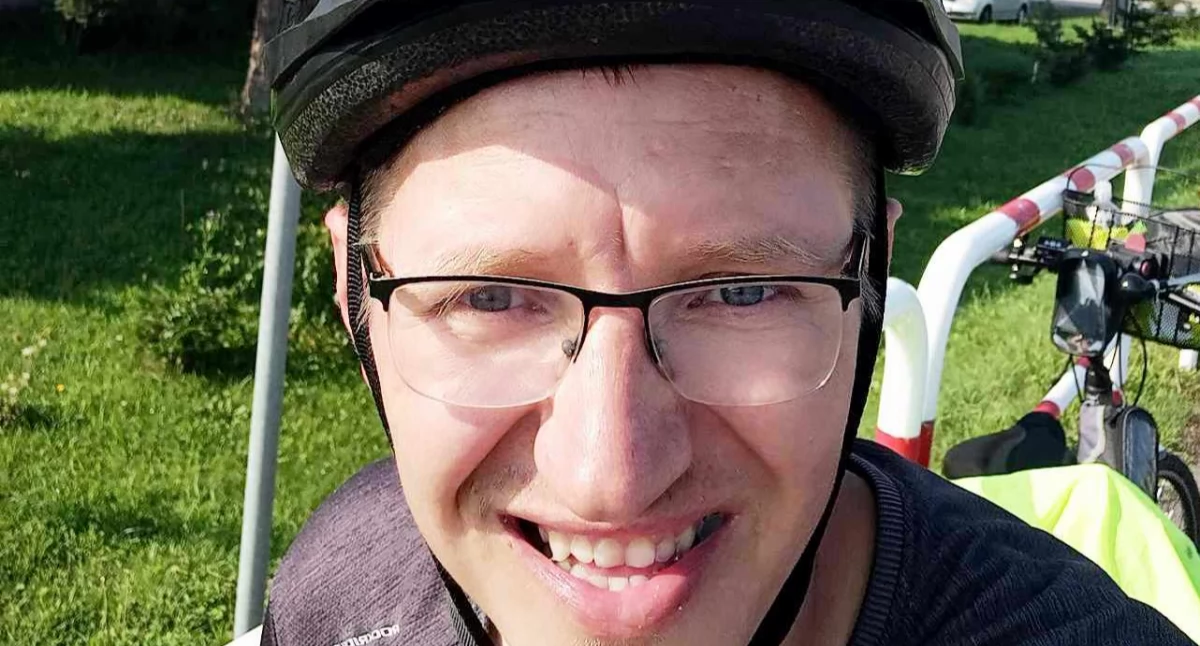 Wiatr rzucił mu wyzwanie na 110 kilometrów. On odpowiedział jednym: 