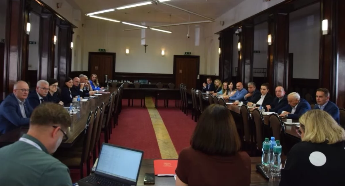 Starosta Łukowski na spotkaniu w Lublinie. Rozmawiano o cyfrowej geodezji i milionach na rozwój