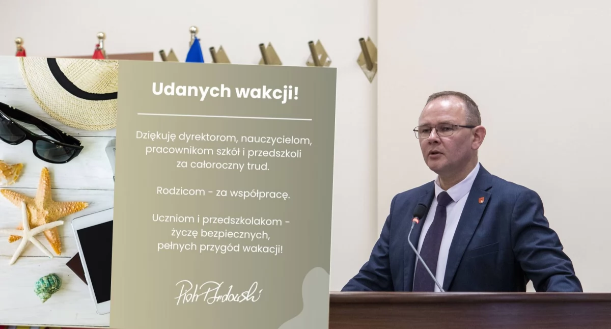 Uczniowie odebrali świadectwa. Burmistrz Łukowa skierował list do społeczności szkolnej