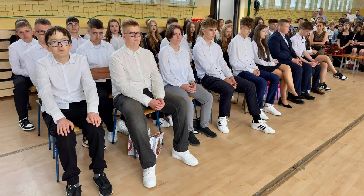 Uczniowie ZS w Staninie zakończyli rok szkolny. Czas na wakacje!