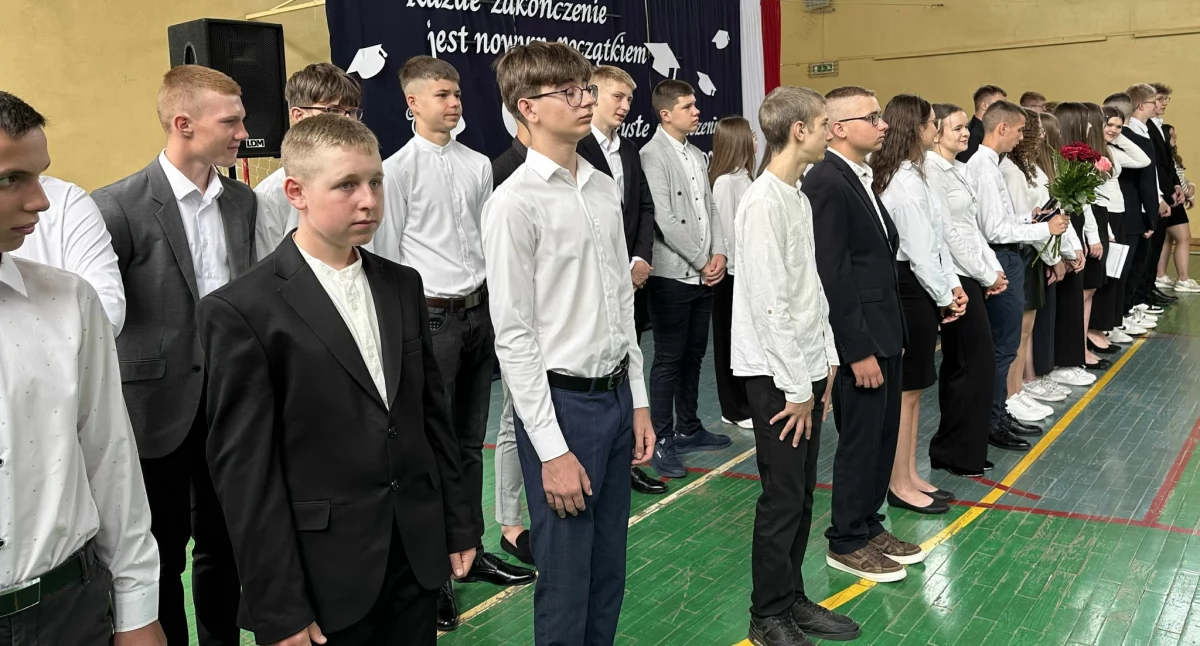 Świadectwa rozdane, stypendia przyznane. Uroczyste zakończenie roku szkolnego w Gminie Adamów