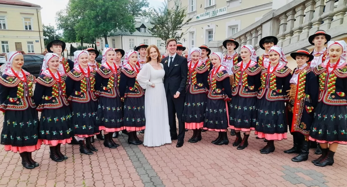 Z tanecznego parkietu na ślubny kobierzec. Maja z 