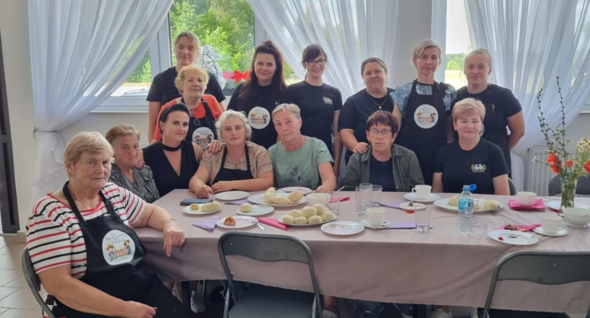 Parowane pierogi z jagodami i integracja mieszkańców. Kulinarne warsztaty w Suchocinie przyciągnęły gości z całego powiatu
