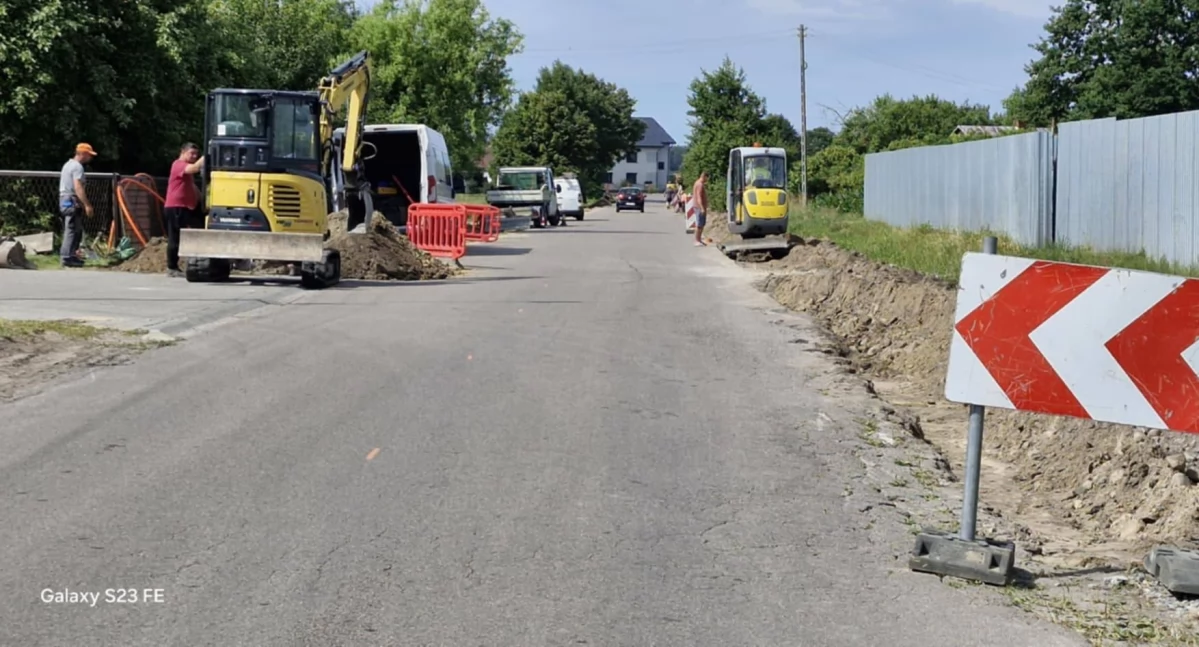 Ruszają prace na trasie Tuchowicz–Zagoździe. Kierowcy muszą uważać