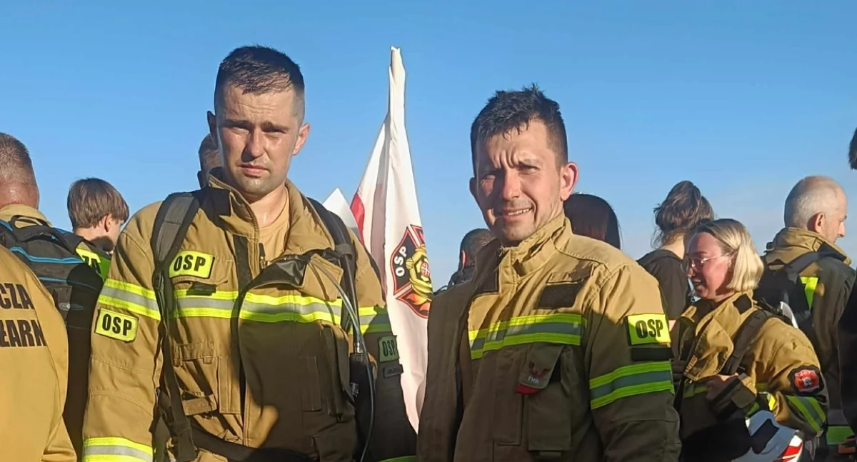 Strażacy z Jedlanki zdobyli Babią Górę w pełnym umundurowaniu. Zachęcali do rejestracji jako dawcy szpiku