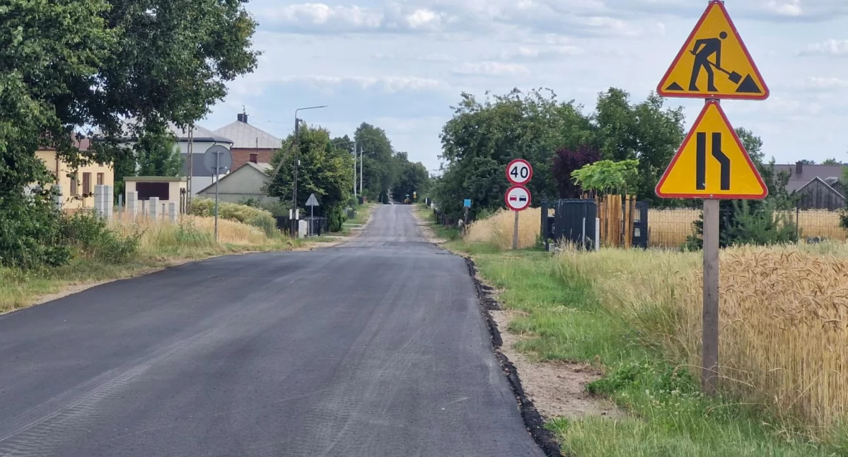 Nowa nawierzchnia na trasie Kopina – Niedźwiadka. Trwa przebudowa drogi powiatowej