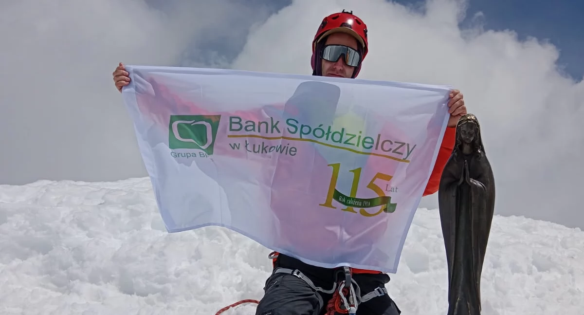 Marek Mączyński pracownik Banku Spółdzielczego w Łukowie zdobył Mont Blanc, by pomóc choremu Maksymilianowi