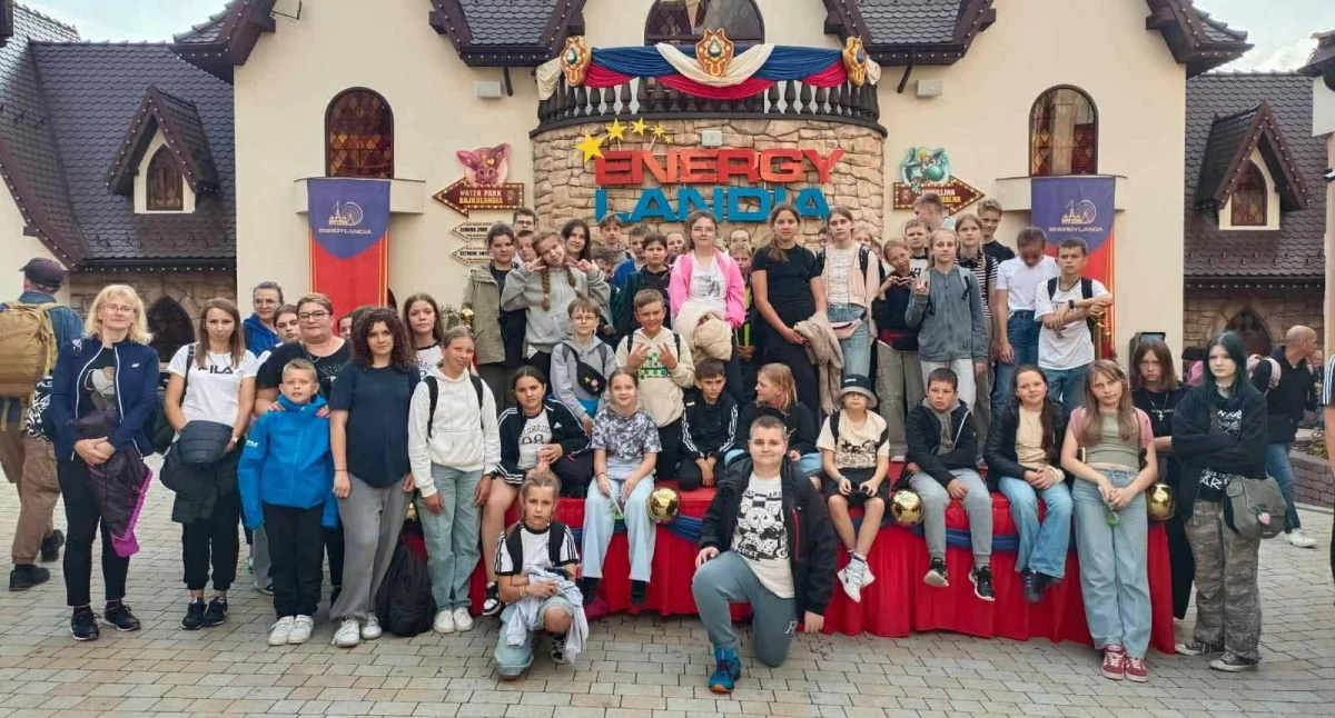Sukcesy nagrodzone zabawą: Stypendyści z Gminy Wola Mysłowska w Energylandii
