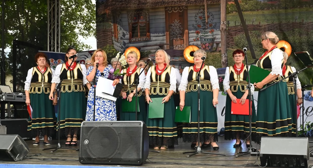 800 bułeczek i 500 parowańców na świecie Jagody w Gręzówce!  (FOTO)