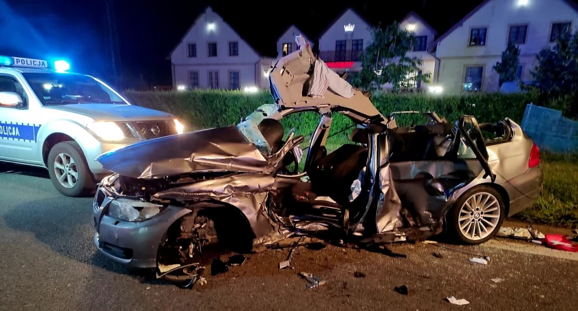 Tragiczny wypadek w Międzyrzecu Podlaskim. Nie żyje 31-letni pasażer BMW