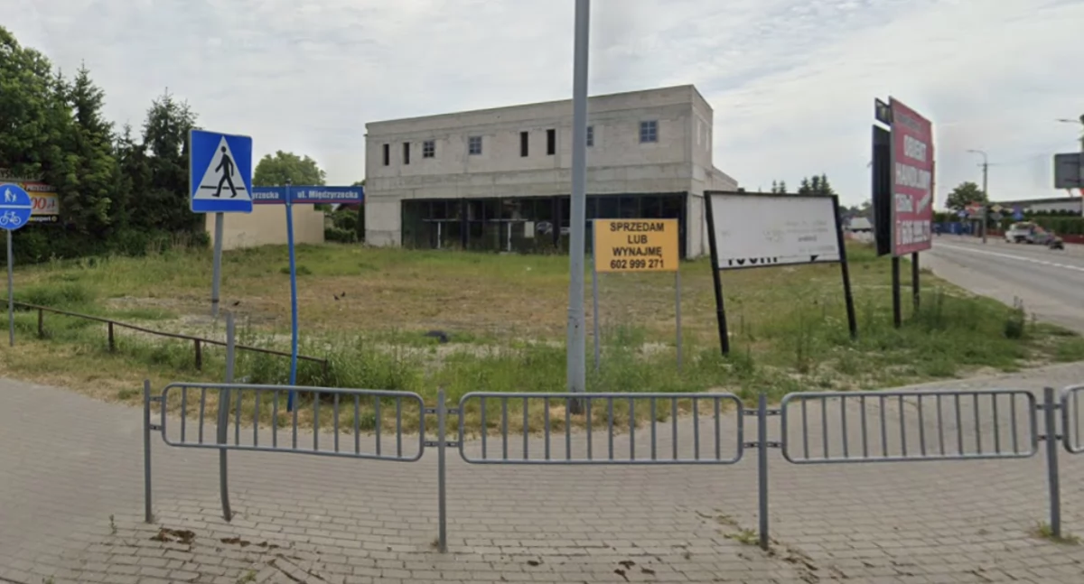 Straszy i szpeci. Co dalej z pustostanem na rogu Prusa i Międzyrzeckiej?
