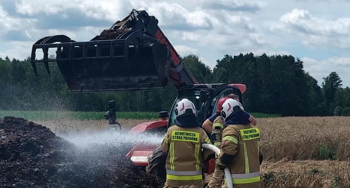 Pożar obornika w Krynce. Na miejscu trzy jednostki straży pożarnej