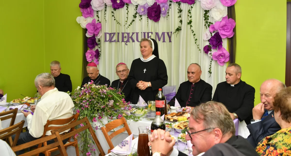 Pożegnanie siostry Anny Andrzejuk, dyrektorki Domu Pomocy Społecznej w Łukowie po 28 latach służby