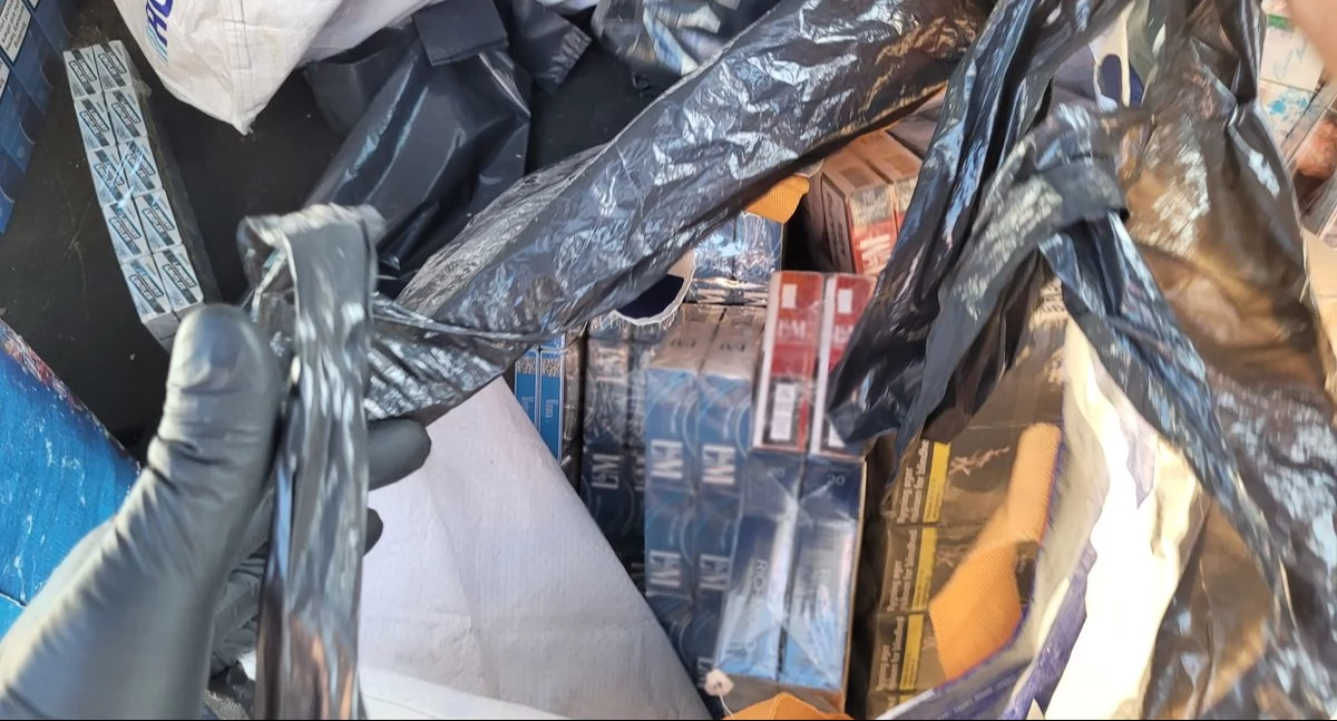 Policjanci z Łukowa przejęli prawie 1000 paczek nielegalnych papierosów. Straty Skarbu Państwa sięgnęły 30 tys. zł