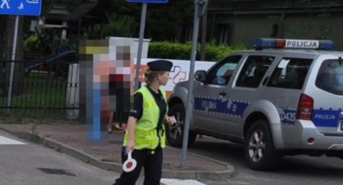 Dramat na ulicy Przedszkolnej. Chwila nieuwagi kosztowała 62-latkę zdrowie