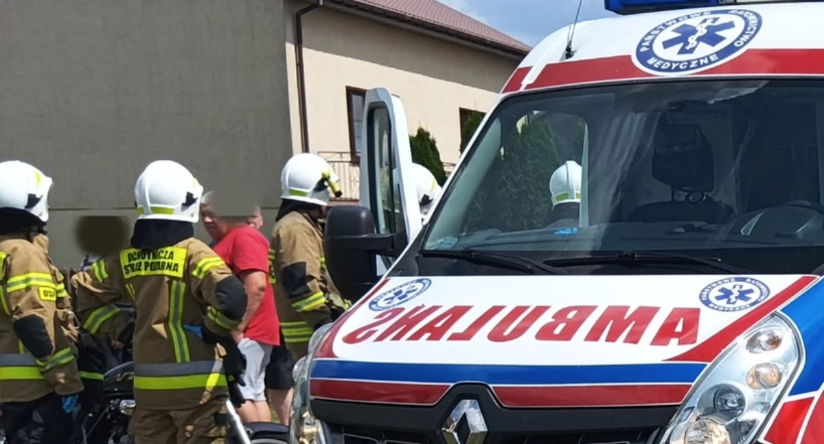 Chwila grozy na prostej drodze. Co doprowadziło do zderzenia motocykla z autem w Sięciaszce Pierwszej?