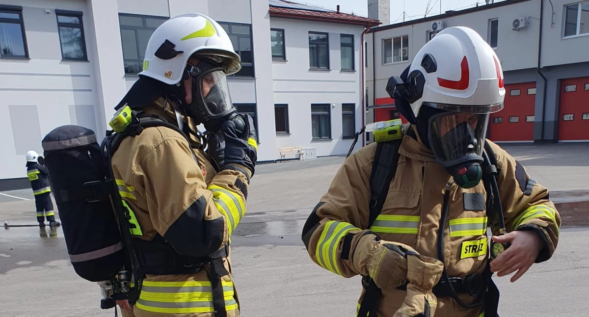 Dramatyczna akcja w sercu Łukowa. Mężczyzna leżał nieprzytomny na chodniku.